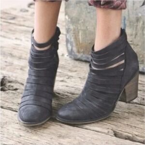 Free People Hybrid Gray Suede Strappy Ankle Boots Size 38 Or 8